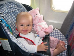 4 Cara Aman Naik Pesawat Bersama Bayi